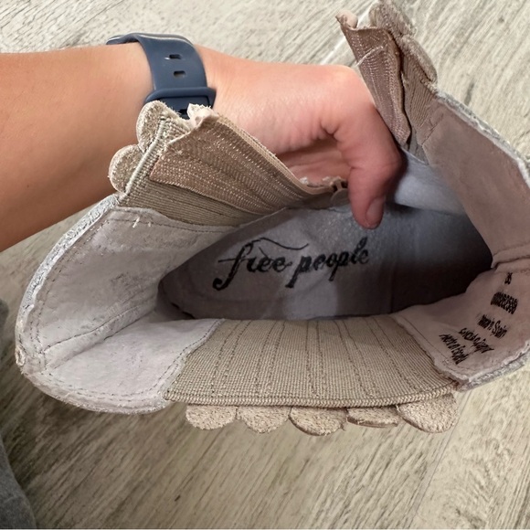 Free People James Ice Leather Chelsea Boots - Picture 15 of 16